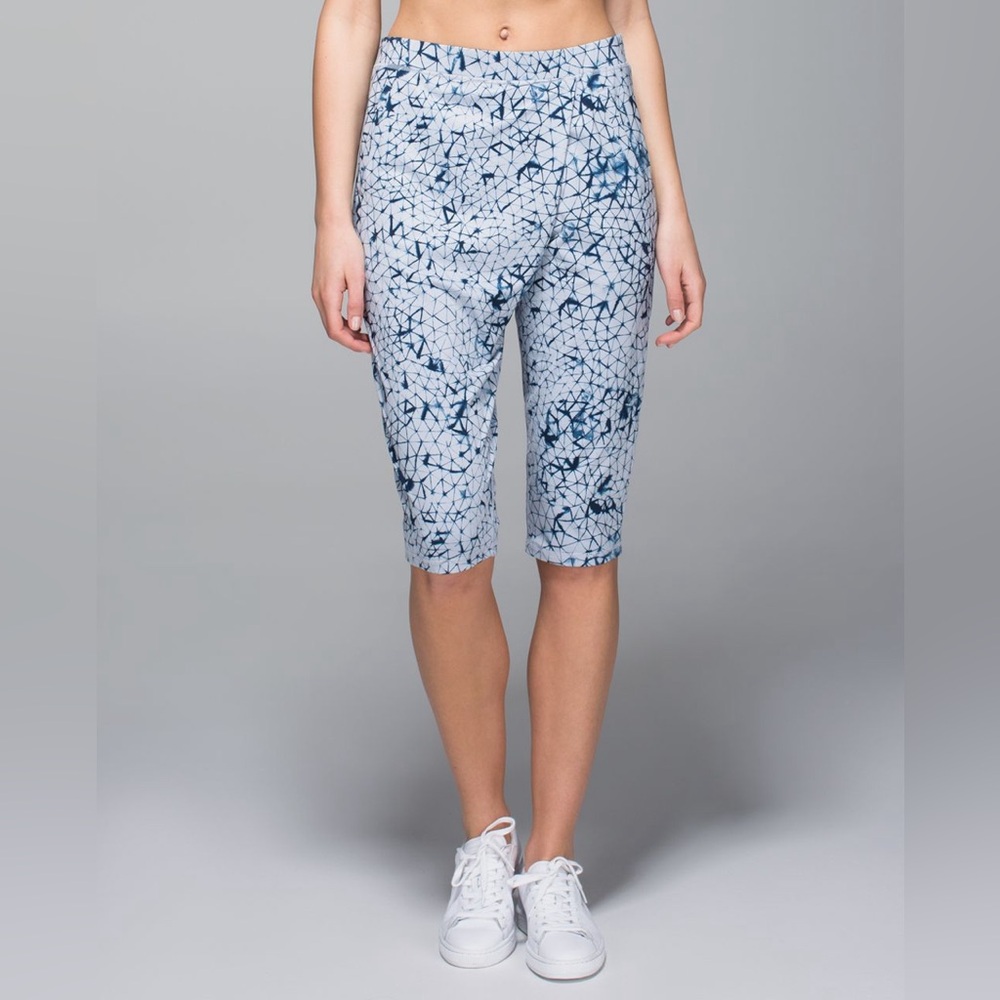 Lululemon Retreat Yogi Crop Star Crushed Silver Fox Deep Navy size 8 - Picture 3 of 12